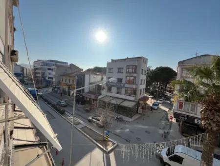 Şehrin Kalbinde Geniş Ve Aydınlık Daire Fırsatı