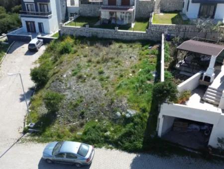 Akarca’da Plaja Yakın, Site İçerisinde İmarlı Arsa Fırsatı