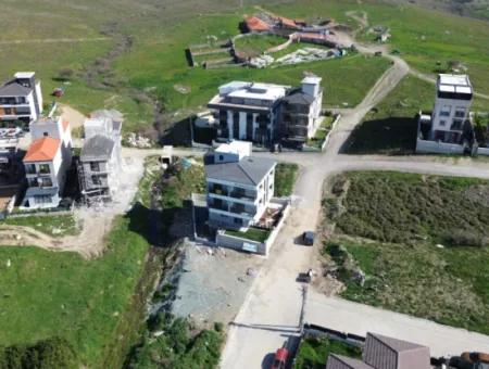 Seferihisar Çolakibrahimbey Mahallesi’nde Bahçe Kullanımlı Sıfır 1+1 Daire