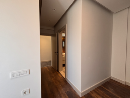 Seferihisar Tepecik Mah Butik Site İçerisinde Satılık 3+1 Villa