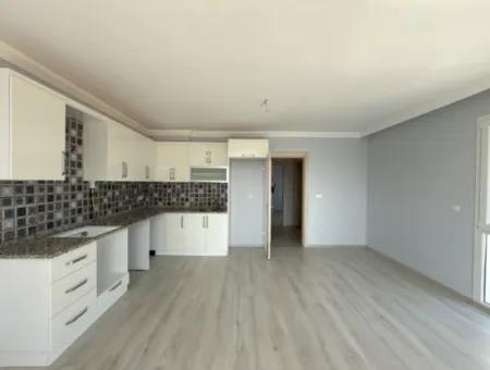 Seferihisar Çolakibrahimbey Mahallesi’nde Kiralık Ferah 1+1 Daire