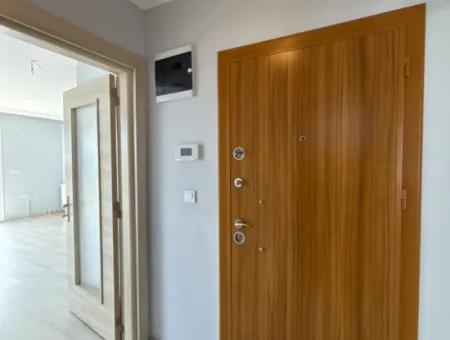 Seferihisar Çolakibrahimbey Mahallesi’nde Kiralık Ferah 1+1 Daire