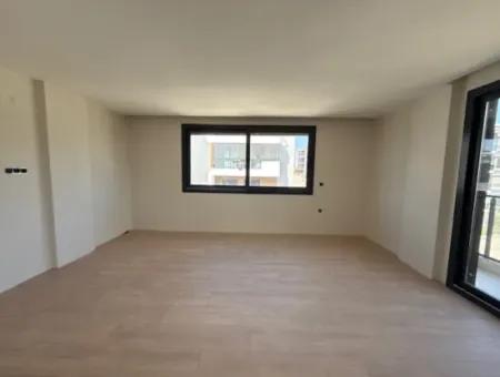 Seferihisar Camikebir’de Satılık 2+1 Şık Ve Modern Daire