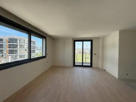 Seferihisar Camikebir’de Satılık 2+1 Şık Ve Modern Daire