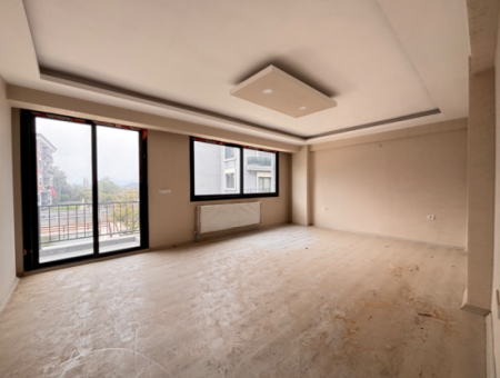 Seferihisar Havuzlu Site İçerisinde Kapalı Mutfak Satılık 3+1 Daire