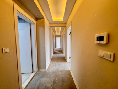 Seferihisar Havuzlu Site İçerisinde Kapalı Mutfak Satılık 3+1 Daire