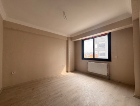 Seferihisar Havuzlu Site İçerisinde Kapalı Mutfak Satılık 3+1 Daire