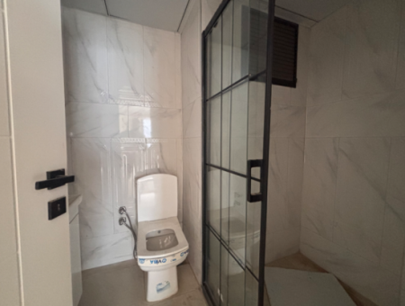 Seferihisar Havuzlu Site İçerisinde Kapalı Mutfak Satılık 3+1 Daire