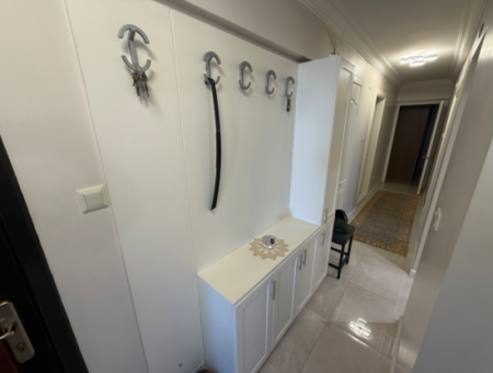 Küçükyalı'da Caddeye Yakın Otoparklı Şömineli Ara Kat Masrafız Daire