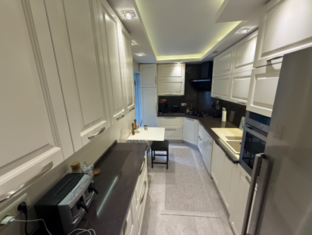 Küçükyalı'da Caddeye Yakın Otoparklı Şömineli Ara Kat Masrafız Daire