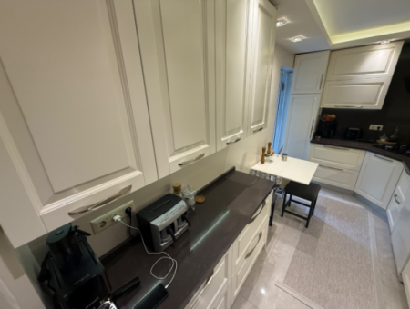 Küçükyalı'da Caddeye Yakın Otoparklı Şömineli Ara Kat Masrafız Daire