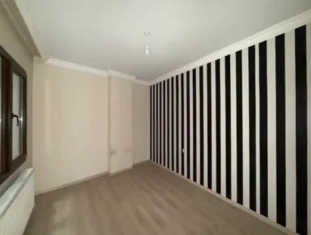 Seferihisar Merkez’de Kiralık 2+1 Daire – Kaçırılmayacak Fırsat!