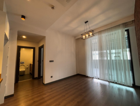 Bornova Yaşar Üniversitesi Yakını 80M2 2+1 Kış Bahçeli Lüks Kiralık Daire!