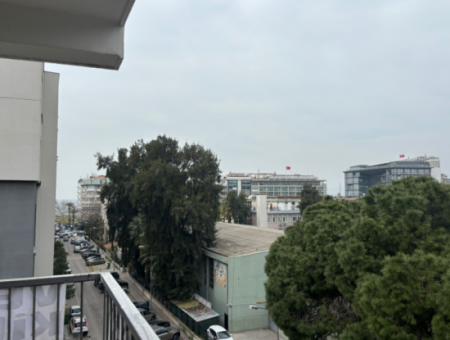 Alsancak Libasın Sokağında 3+1 5.Kat Önü Açık,Köşe Kiralık Lüks Daire