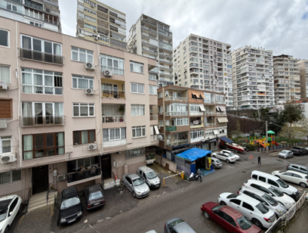 Göztepe Susuz Dede'de Full Tadilatlı Ara Kat Köşe