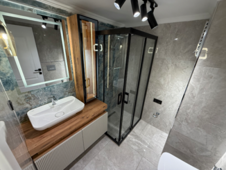 Göztepe Susuz Dede'de Full Tadilatlı Ara Kat Köşe