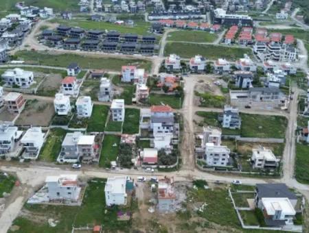 Seferihisar Akarca'da 275 M² Satılık Villa İmarlı Arsa