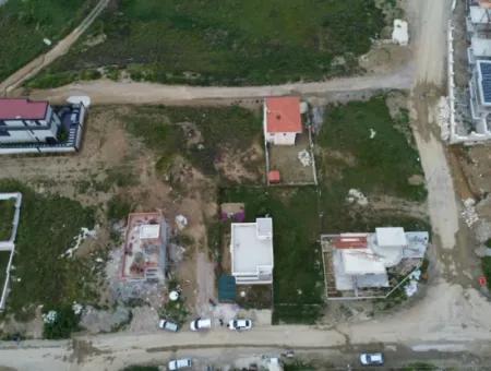 Seferihisar Akarca'da 275 M² Satılık Villa İmarlı Arsa