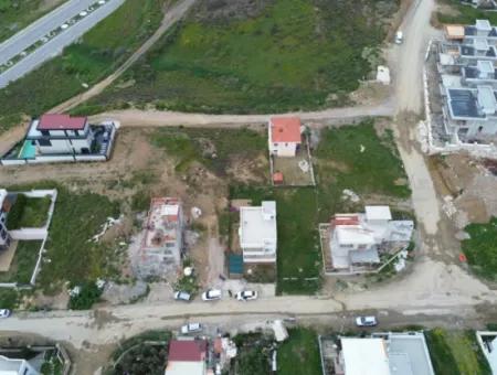Seferihisar Akarca'da 275 M² Satılık Villa İmarlı Arsa