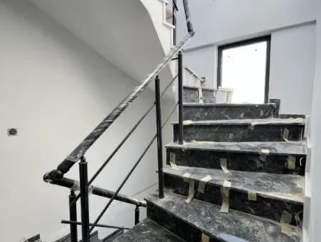 Akarca’da Denize 100 Metre Mesafede Sıfır Villa