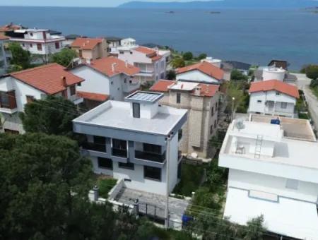 Akarca’da Denize 100 Metre Mesafede Sıfır Villa