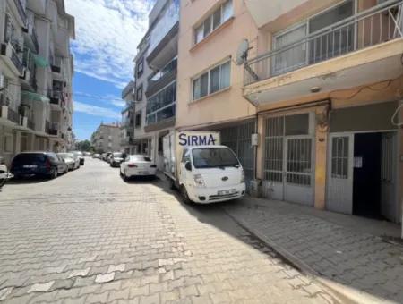 Seferihisar Hıdırlık’ta Merkezi Konumda Kiralık Dükkan