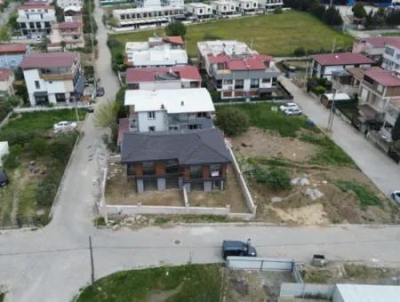 Seferihisar Tepecik’te Modern Mimarili Sıfır Villa