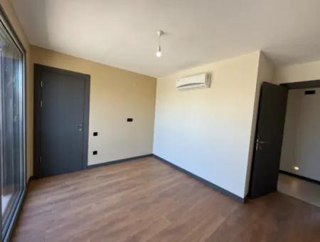 Seferihisar Akarca’da Denize Yürüme Mesafesinde Üst Segment Ultra Lüks Müstakil Villa