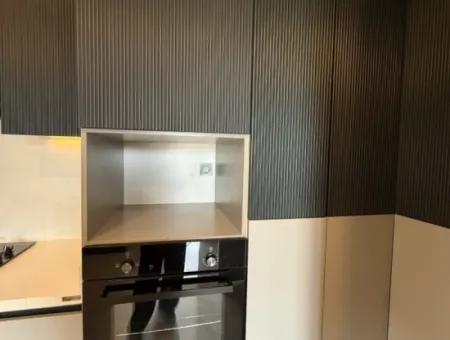 Veri'den Bahçeşehir'de Havuzlu, Köşe Konum 5+1 Satılık Villa!