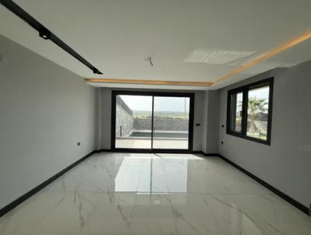 Veri'den Bahçeşehir'de Havuzlu, Köşe Konum 5+1 Satılık Villa!