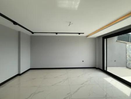 Veri'den Bahçeşehir'de Havuzlu, Köşe Konum 5+1 Satılık Villa!