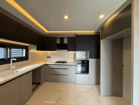 Seferihisar Bahçeşehir’de Malikaneler Bölgesinde Kiralık Müstakil Havuzlu Villa