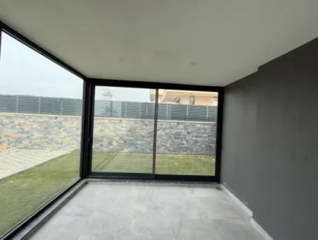 Seferihisar Bahçeşehir’de Malikaneler Bölgesinde Kiralık Müstakil Havuzlu Villa