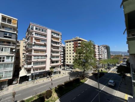 Alsancak Şair Eşref Bulvarında 3+1 115M2 Kiralık Daire!