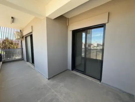 Seferihisar’da Merkeze Yakın Kiralık Geniş 3+1 Daire