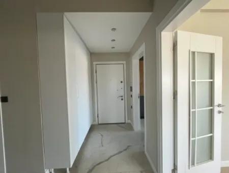 Seferihisar’da Merkeze Yakın Kiralık Geniş 3+1 Daire