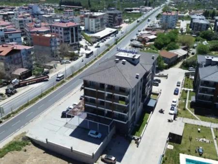 Seferihisar’da Merkeze Yakın Kiralık Geniş 3+1 Daire
