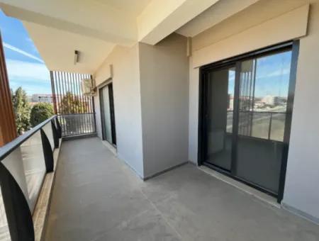 Seferihisar’da Merkeze Yakın Kiralık Geniş 3+1 Daire