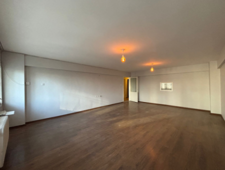 Alsancak Trt Binası Yakını 3+1 140M2 Doğalgazlı Kiralık Daire