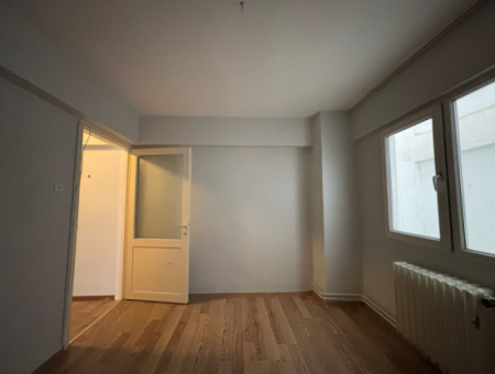 Alsancak Trt Binası Yakını 3+1 140M2 Doğalgazlı Kiralık Daire