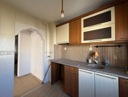 Alsancak Dutlu Sokak Mevkii Köşe 3+1 6.Kat 110M2 Kiralık Daire