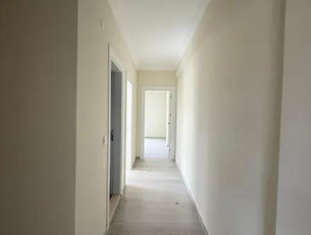 Seferihisar Tepecik’te Bahçeli, Verandalı, Sıfır Kiralık Villa