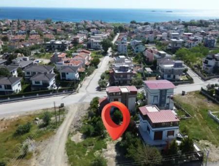 Seferihisar Akarca’da Köşe Konumda Denize Yürüme Mesafesinde Villa İmarlı Satılık Arsa
