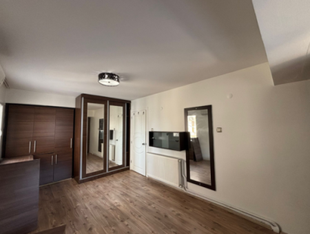 Alsancak Fuar Yakını 3+1 3.Kat Doğalgazlı Bakımlı Kiralık Daire!