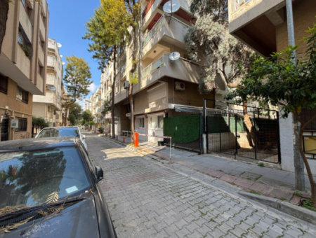 Alsancak Fuar Yakını 3+1 3.Kat Doğalgazlı Bakımlı Kiralık Daire!