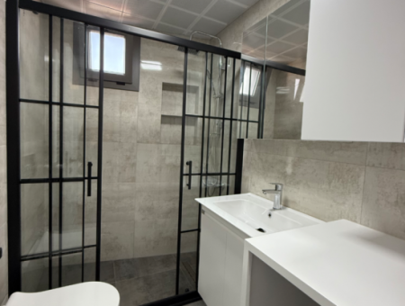Seferihisar Şehir Merkezinde Modern 2+1 Satılık Daire