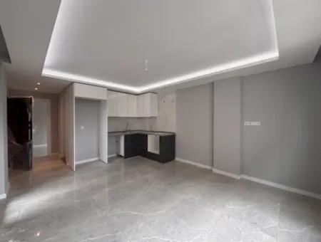 Seferihisar Camikebir Mahallesinde Satılık Sıfır 1+1 Daire