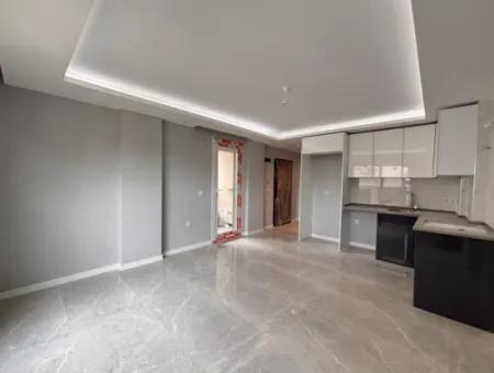 Seferihisar Camikebir Mahallesinde Satılık Sıfır 1+1 Daire