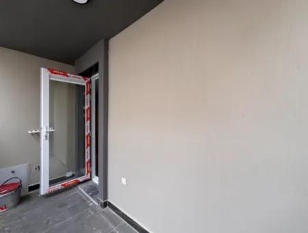 Seferihisar Camikebir Mahallesinde Satılık Sıfır 1+1 Daire