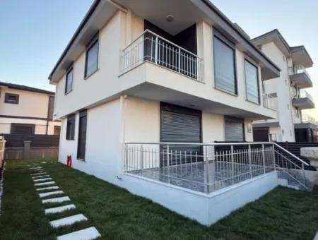 Seferihisar Camikebir’de Modern Ve Konforlu Villa